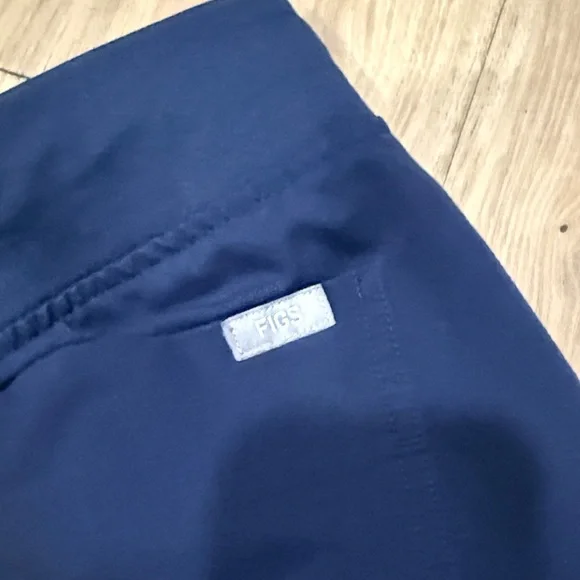 Figs Navy Jogger Scrub Pants - Picture 4 of 6
